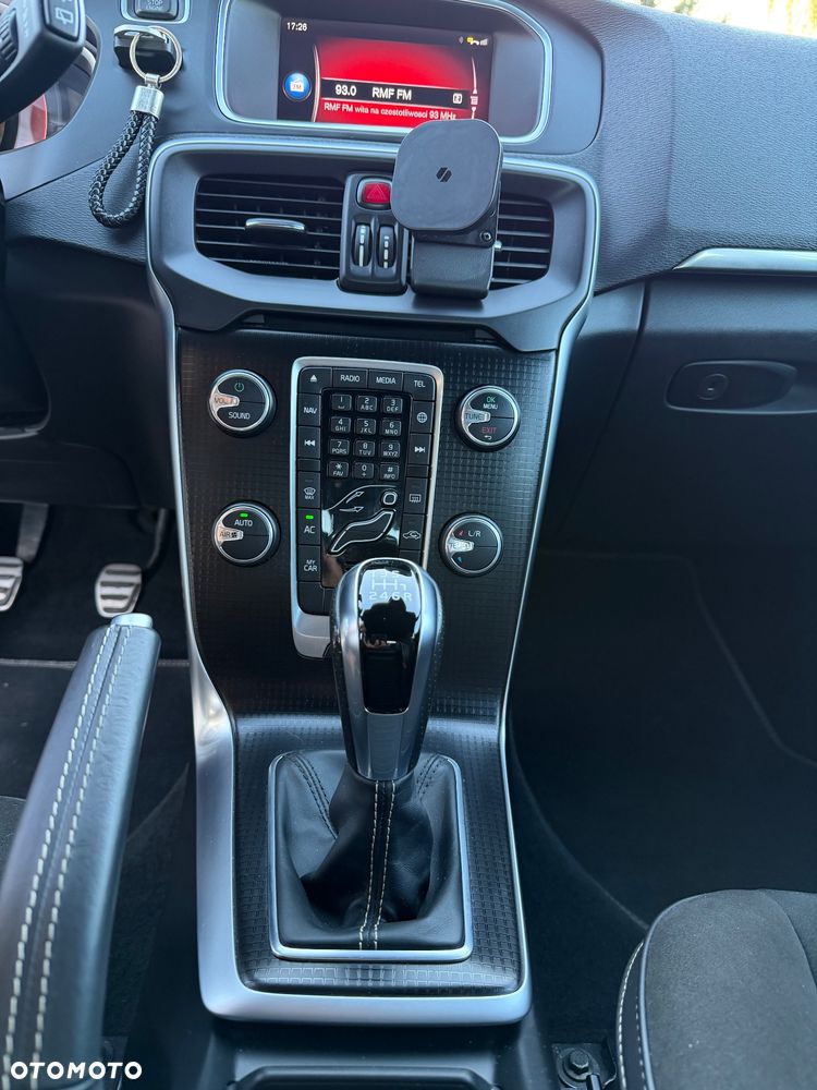 Volvo V40 T3 Drive-E R-Design Momentum - 10