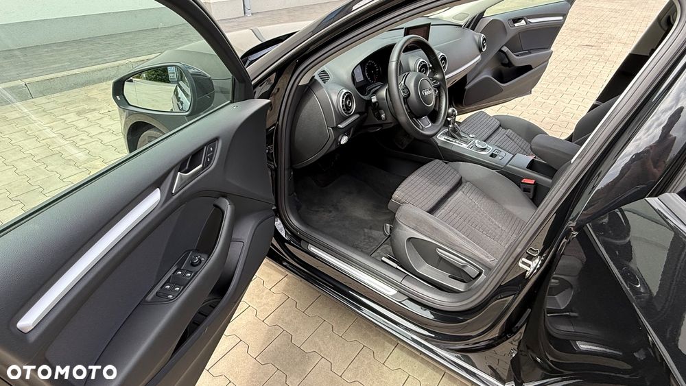 Audi A3 Sportback 2.0 TDI S tronic design - 19