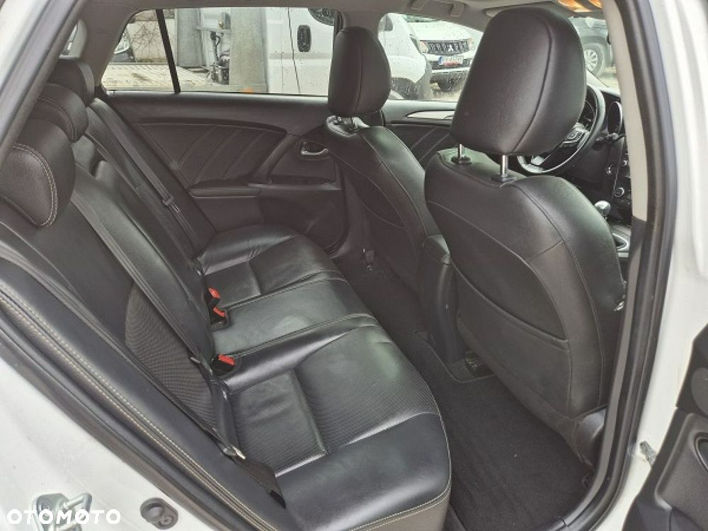 Toyota Avensis - 17