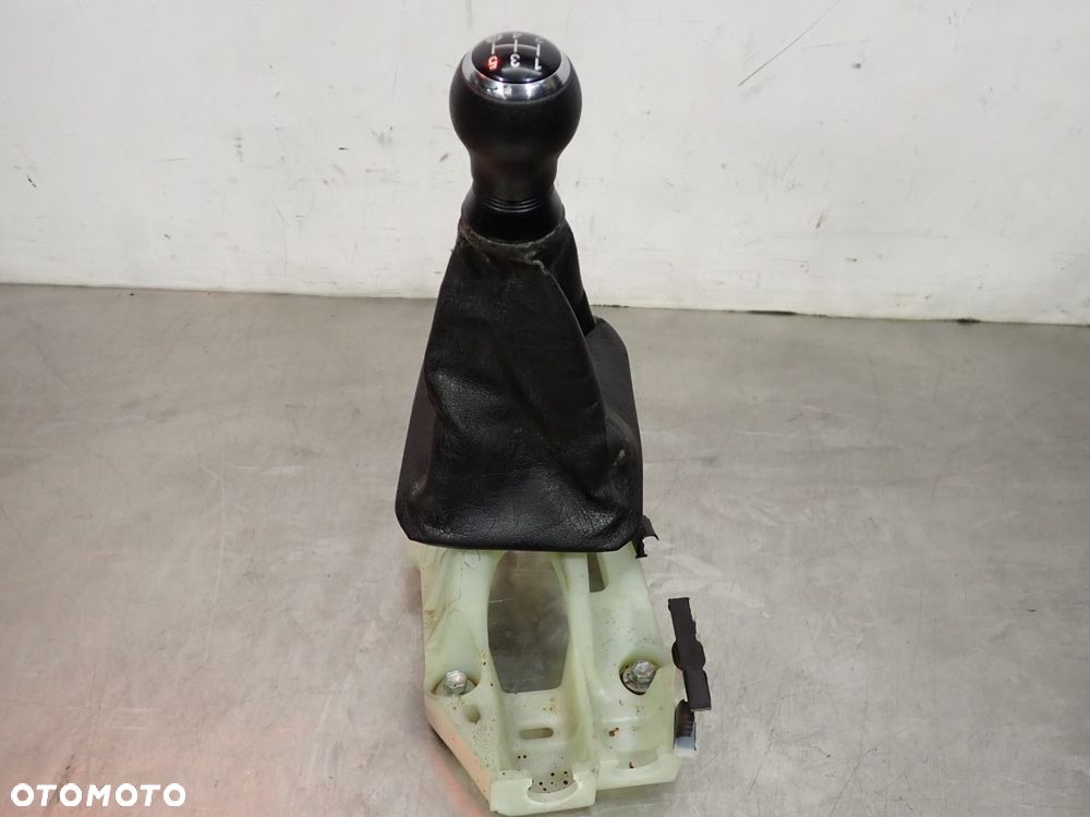 RAMKA WYBIERAKA BIEGÓW TOYOTA COROLLA E15 - 5