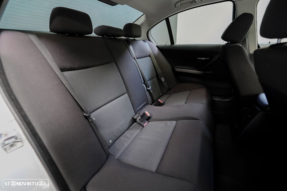 BMW 320 d Navigation Sport - 9