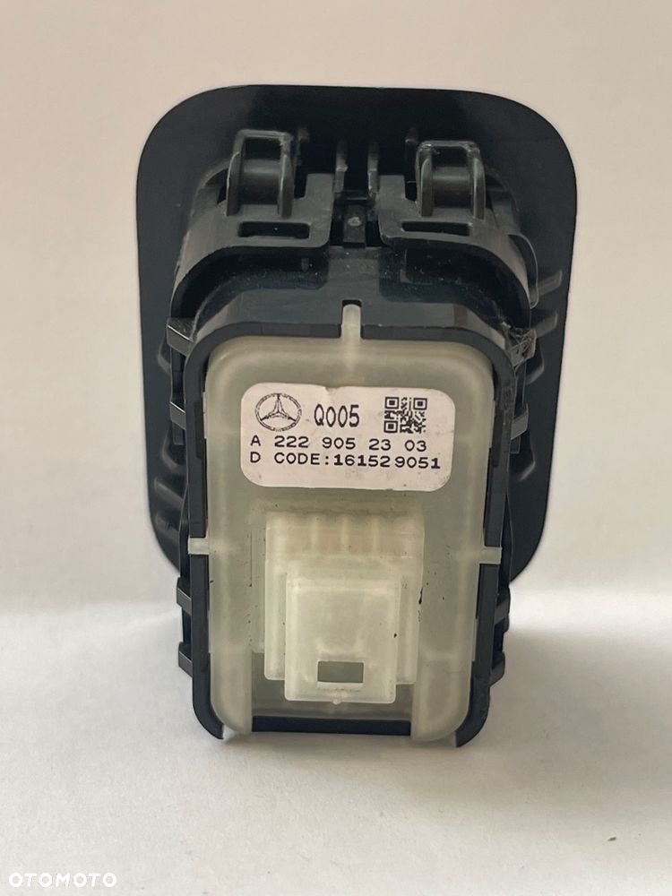 PANEL PRZELACZNIK OTWIERANIA KLAPY BAGAZNIKA MERCEDES C W205 GLC W253 EQC W293 ORYGINAL DEMONTAZ 2057270048 2229052303 - 2