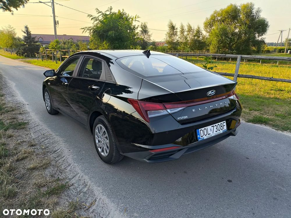Hyundai Elantra - 7
