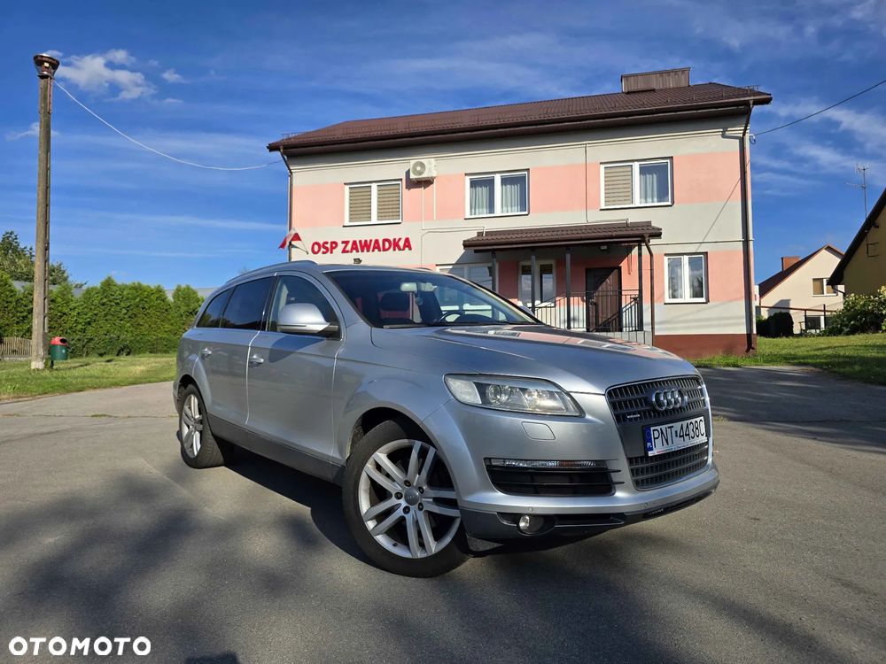 Audi Q7 - 1