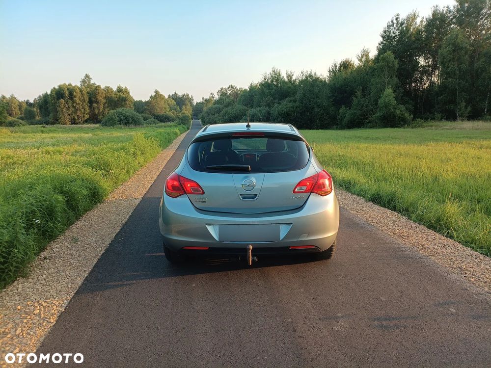 Opel Astra - 9