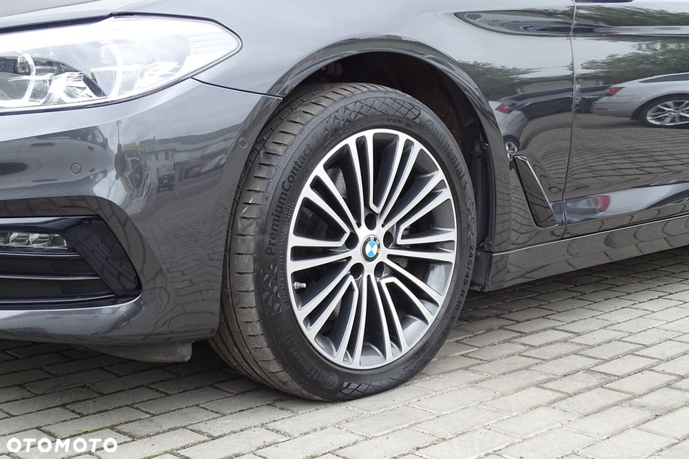 BMW Seria 5 520d xDrive MHEV Sport Line sport - 7