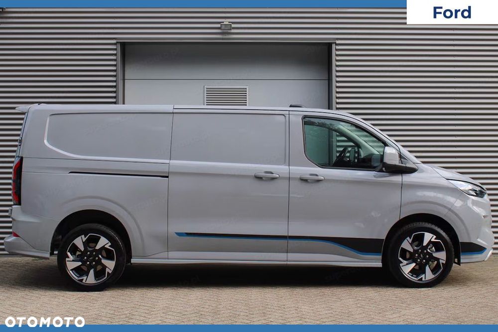 Ford Transit Custom 320 L2H1 Sport A8 2.0 170KM - 4