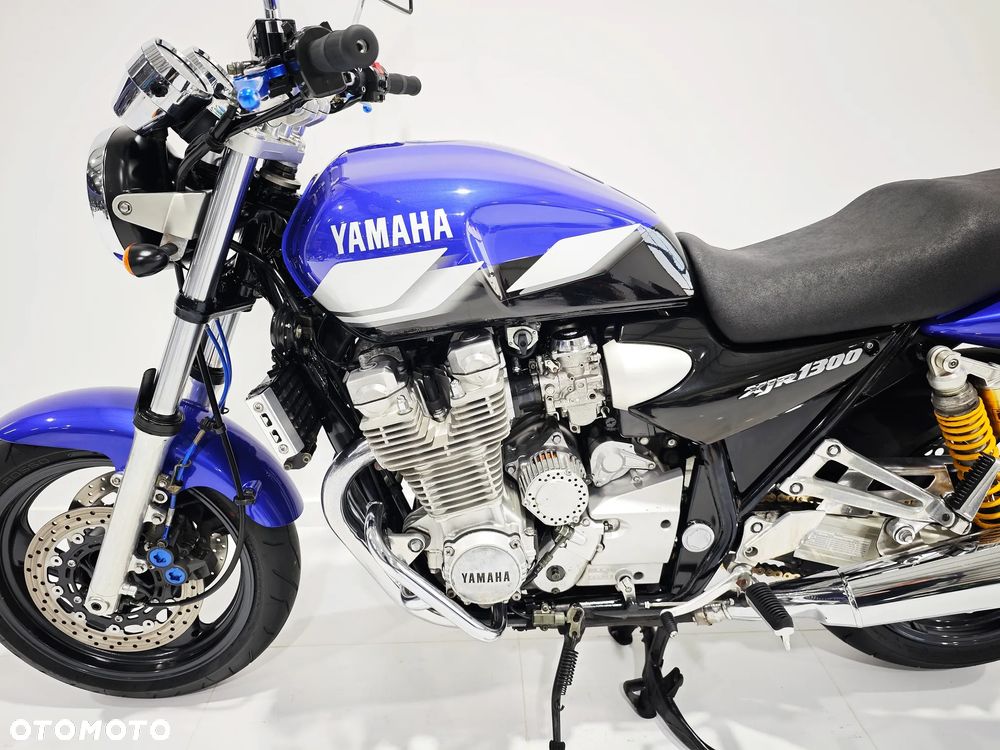 Yamaha XJR - 22