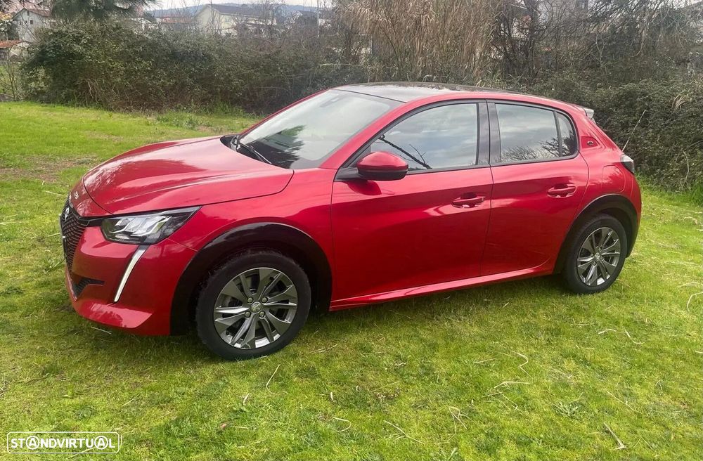 Peugeot e-208 Allure - 43