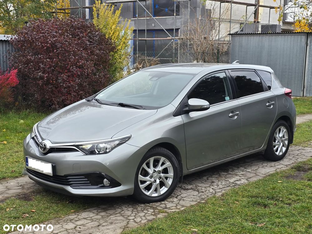Toyota Auris 1.6 Premium - 4