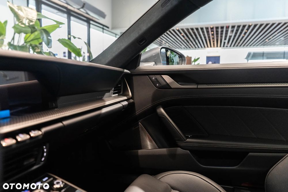 Porsche 911 Turbo S - 25