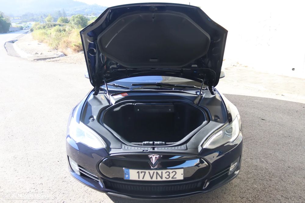 Tesla Model S Performance - 11