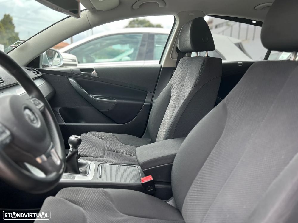 VW Passat 2.0 TDI Trendline Pack - 23