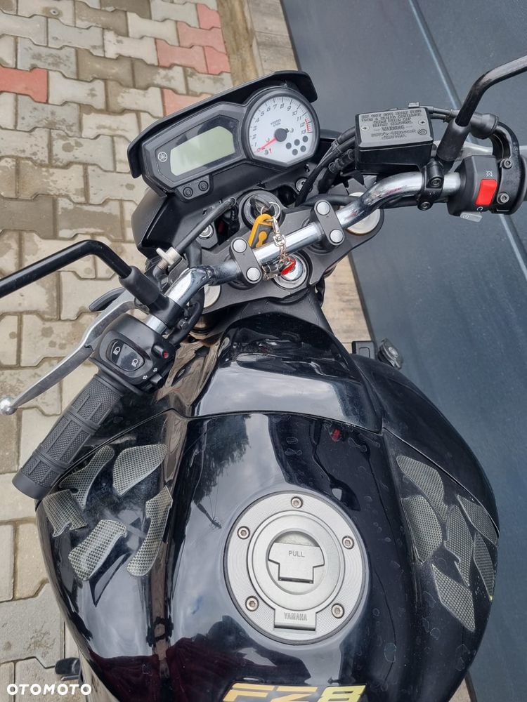 Yamaha FZ8 - 8
