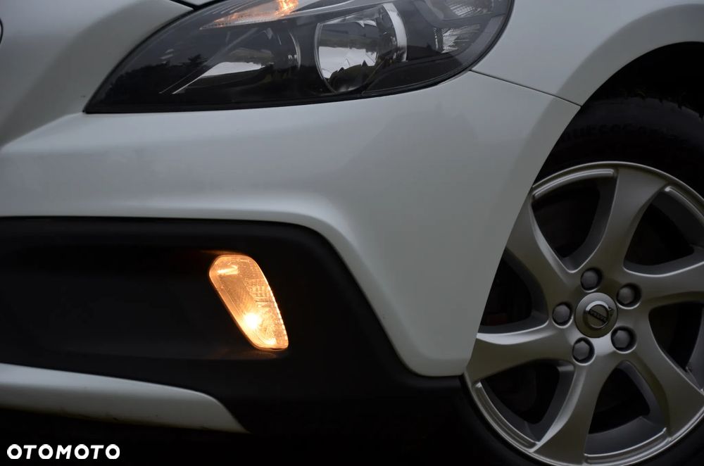 Volvo V40 Cross Country D2 Momentum - 11