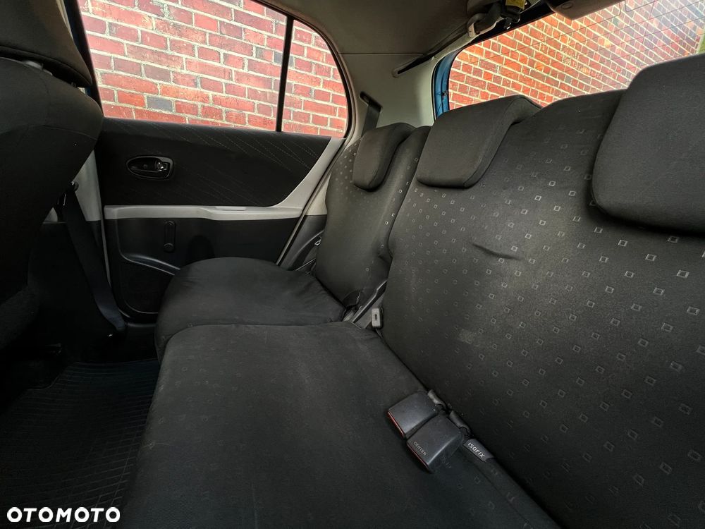 Toyota Yaris - 17