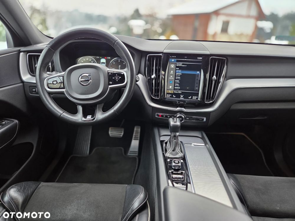 Volvo XC 60 D4 R-Design - 22