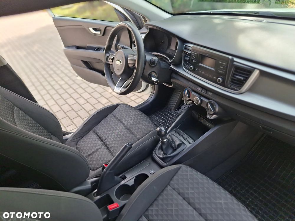 Kia Rio - 16