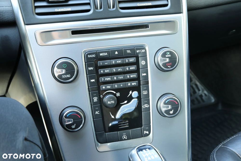 Volvo XC 60 D3 Momentum - 12