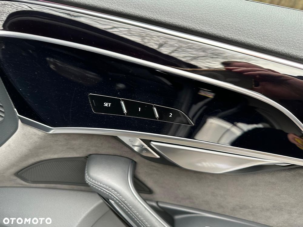Audi A8 - 30