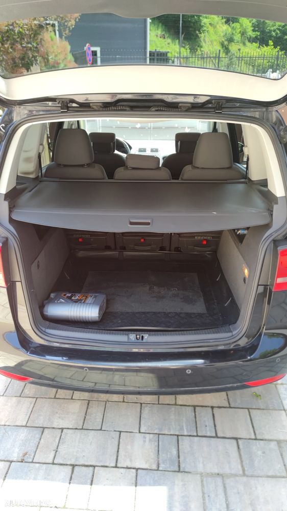 Volkswagen Touran 1.6 TDI DSG Comfortline - 6