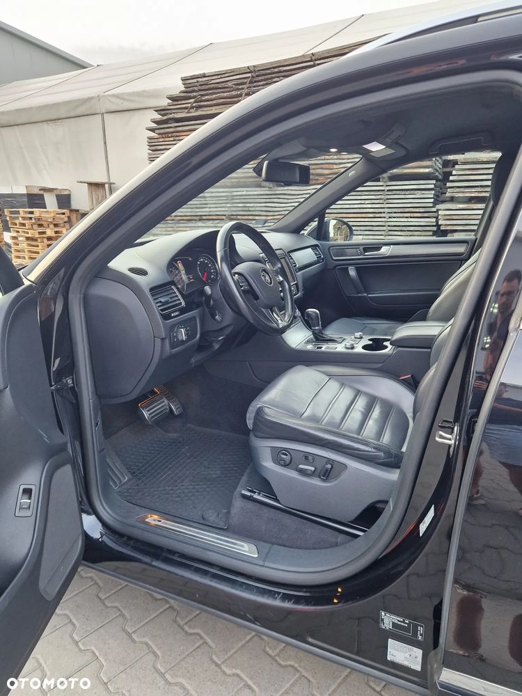 Volkswagen Touareg 3.0 V6 TDI BMT Perfectline R-Style - 12