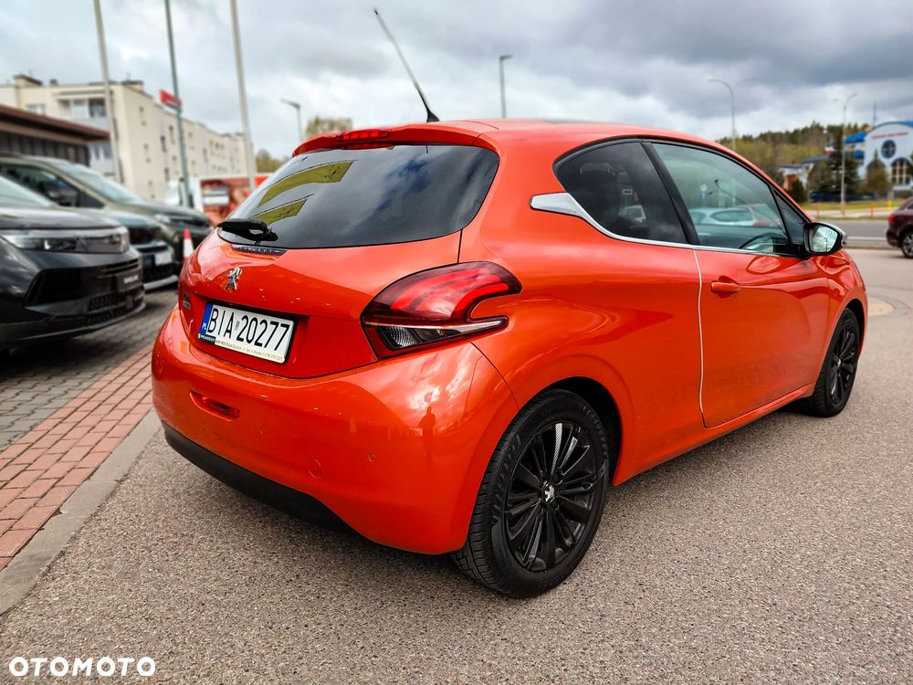 Peugeot 208 1.2 PureTech Allure S&S - 6