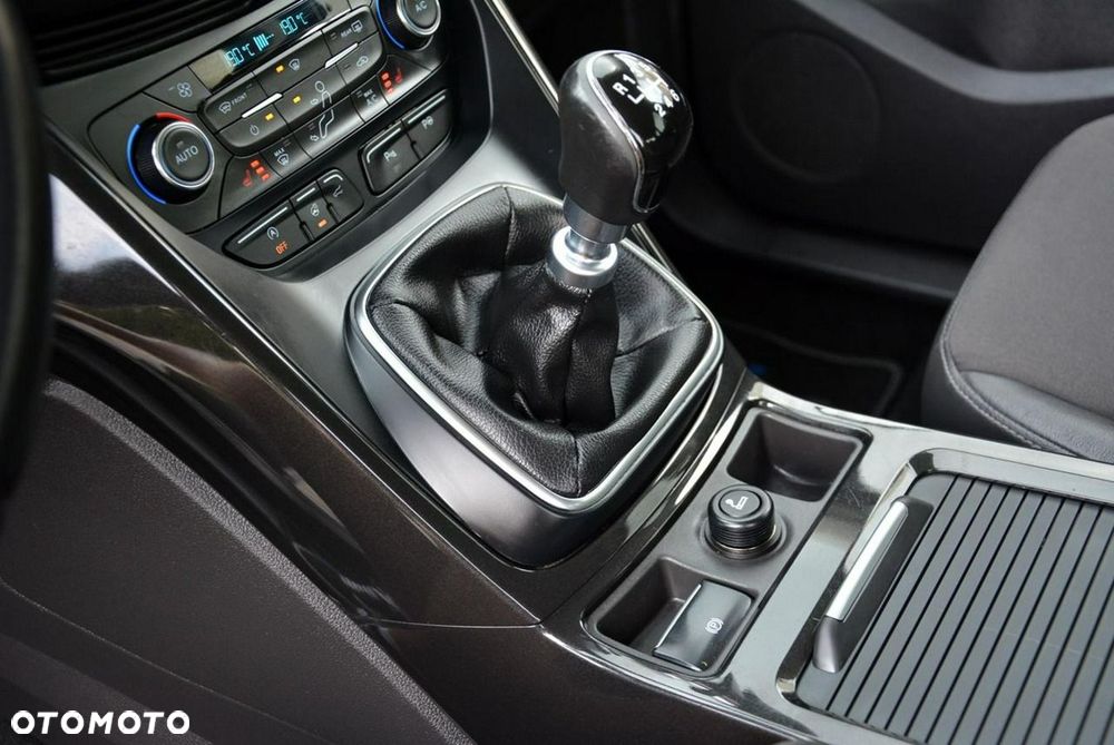 Ford Kuga 1.5 EcoBoost 2x4 Titanium - 30