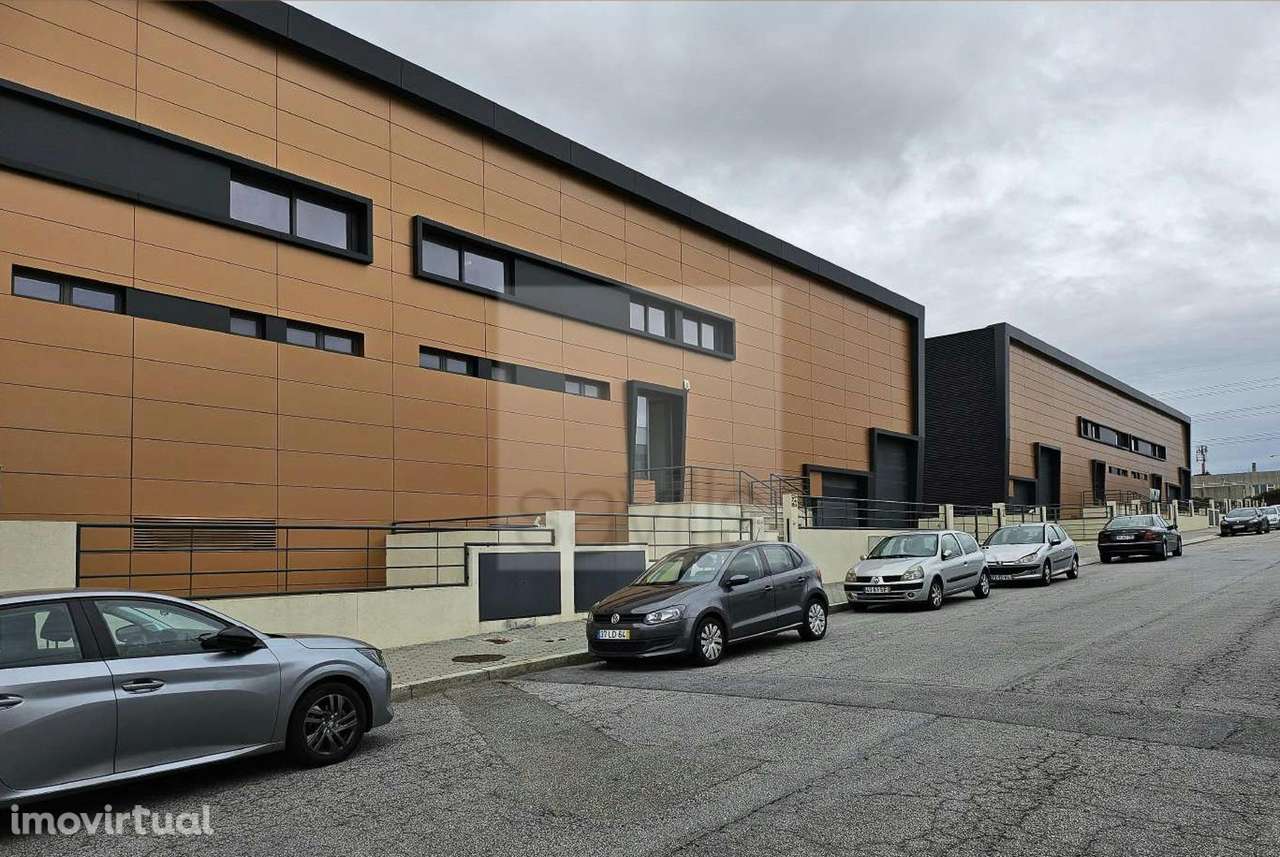 Armazéns | Zona Industrial de Grijó - Grande imagem: 2/16
