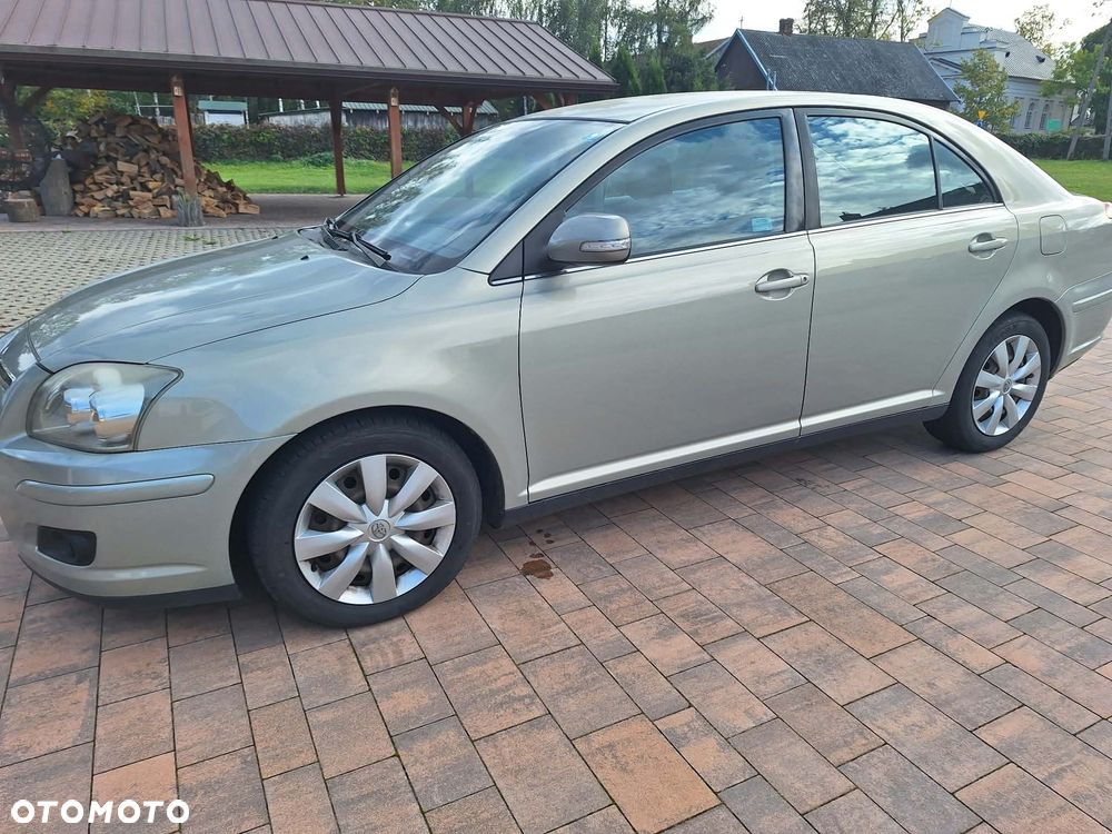 Toyota Avensis - 20