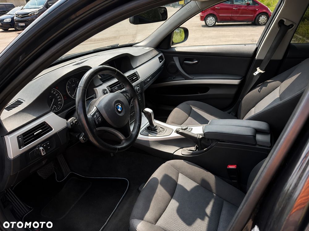 BMW Seria 3 318i - 6
