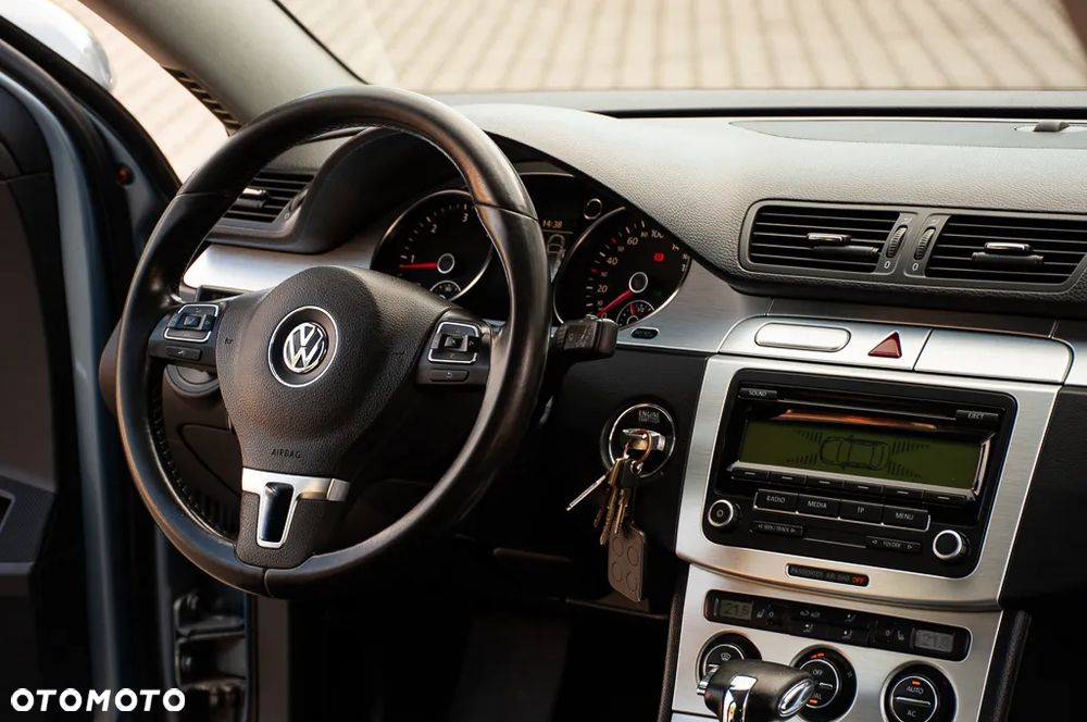 Volkswagen Passat 2.0 TDI DPF Highline DSG - 17