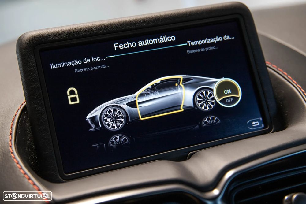 Aston Martin Vantage Coupe V8 - 31