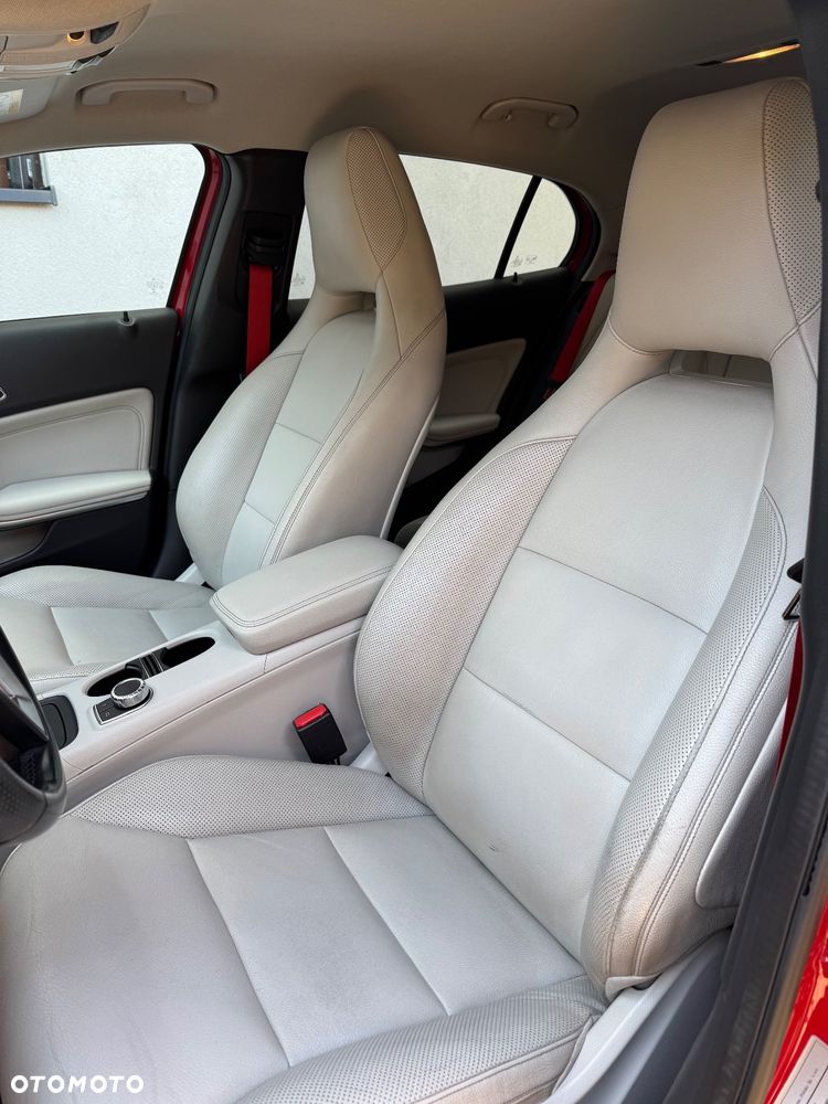 Mercedes-Benz GLA 250 4-Matic - 16