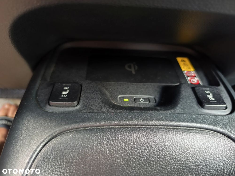 Toyota Corolla 1.8 Hybrid Comfort - 22