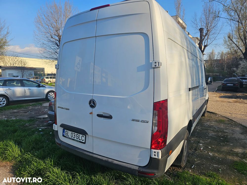 Mercedes-Benz Sprinter - 4