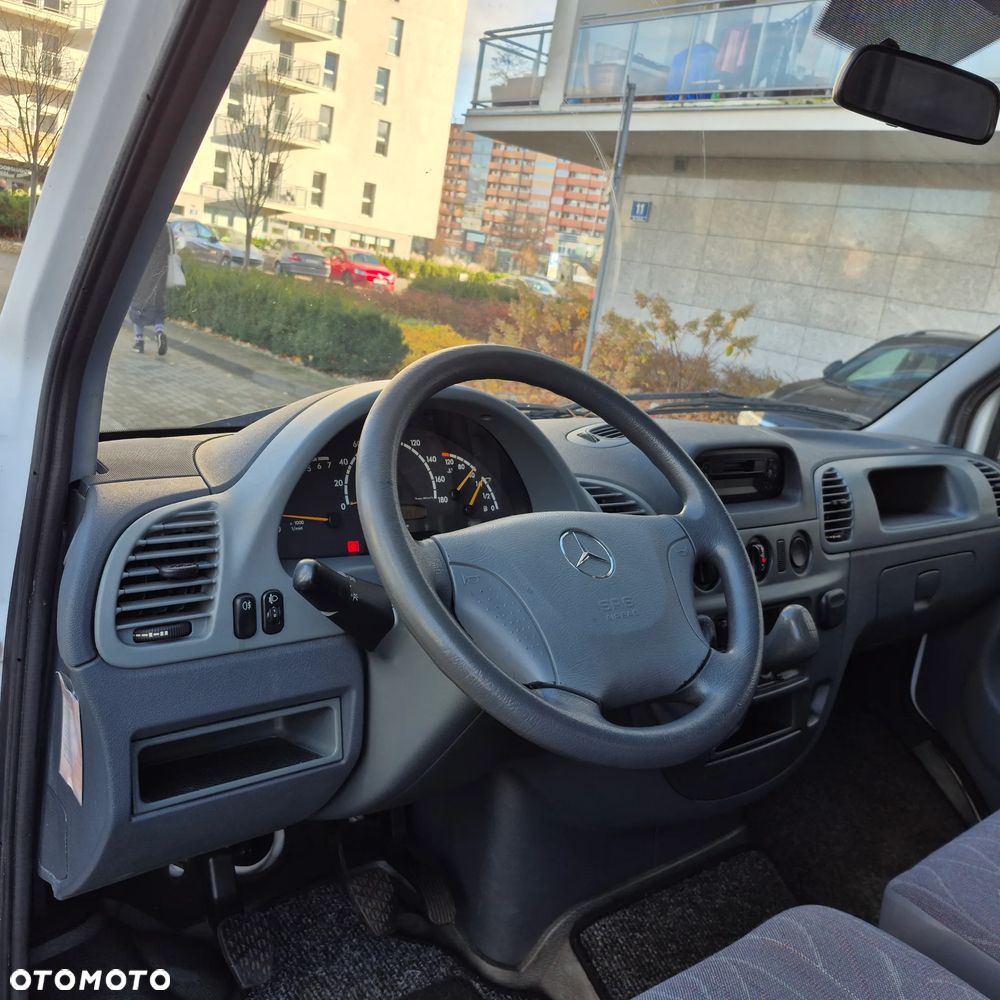 Mercedes-Benz Sprinter - 24