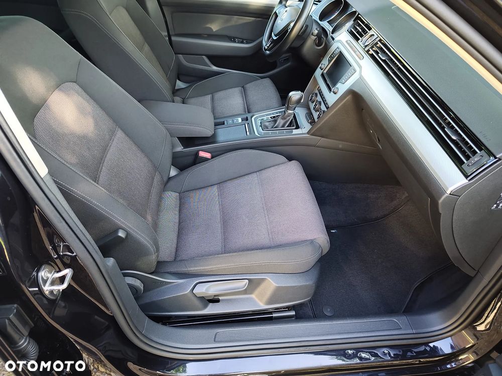 Volkswagen Passat 2.0 TDI (BlueMotion Technology) DSG Comfortline - 6
