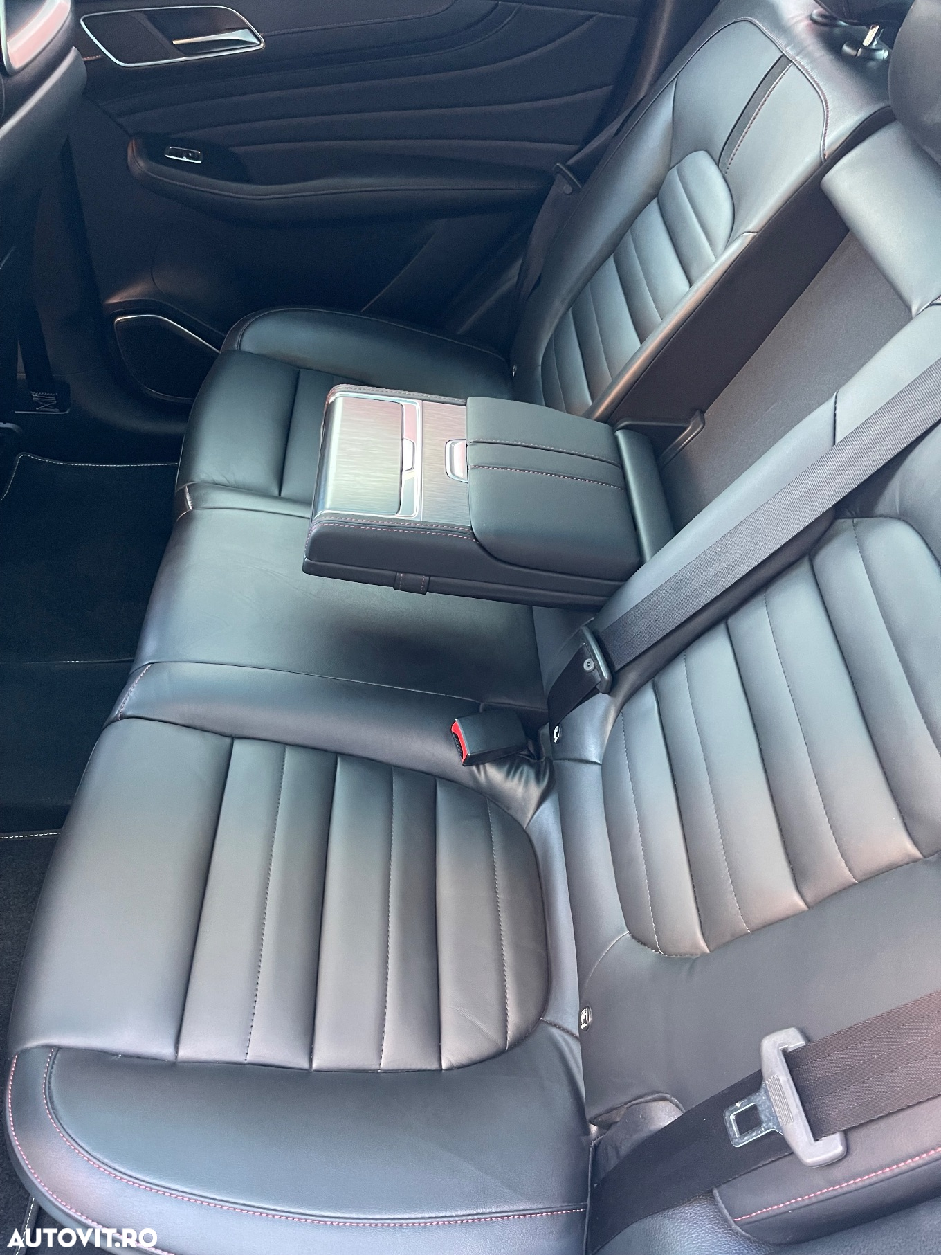MG EHS 1.5T-GDI PHEV Luxury - 11