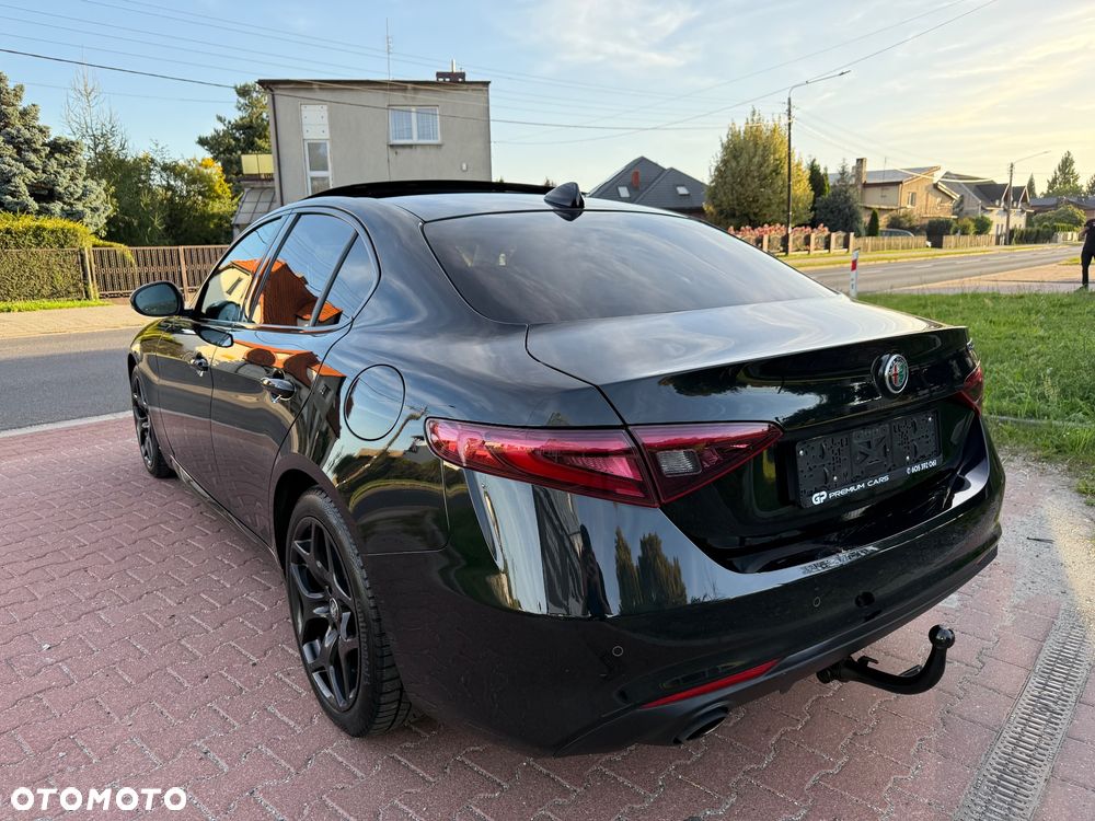 Alfa Romeo Giulia 2.2 AT8 Business - 15