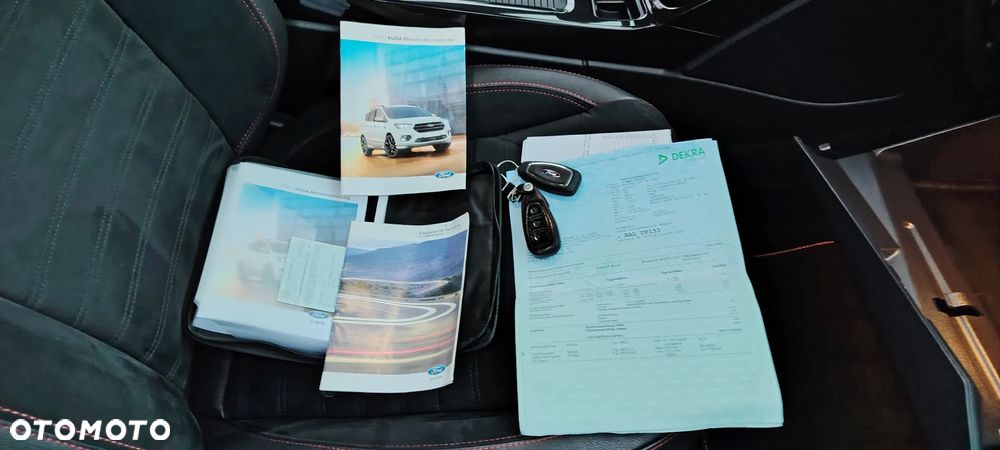 Ford Kuga 1.5 EcoBoost 2x4 ST-Line - 39