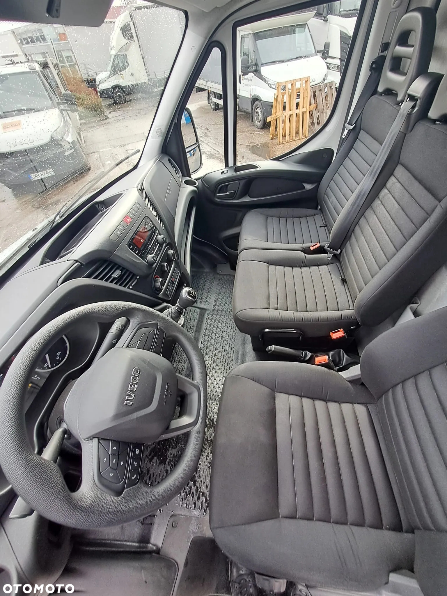 Iveco 35C16H  kontener + winda 750kg - 10