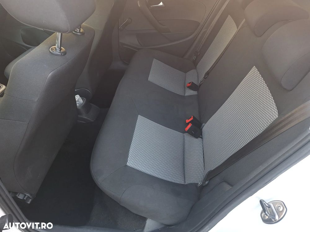 Volkswagen Polo - 8