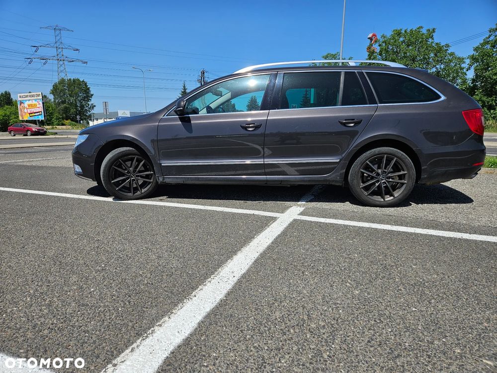 Skoda Superb 2.0 TDI Elegance DSG - 6