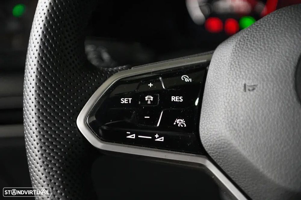 VW Golf 1.5 eTSI OPF DSG R-Line - 28