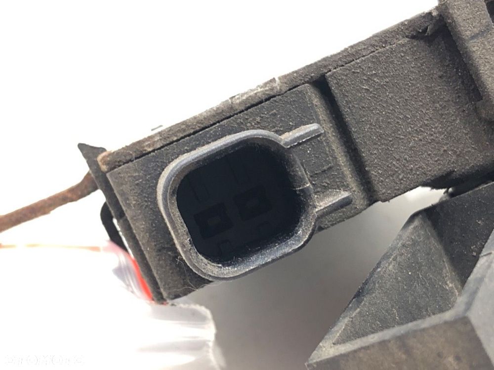 ZAMEK MASKI PRZÓD  FORD FOCUS II Turnier (DA_, FFS, DS) 2004 - 2012 1.6 Ti 85 kW [115 KM] benzyna - 3