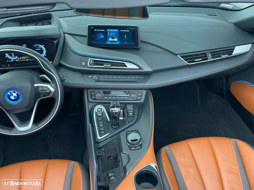 BMW i8 Roadster - 10