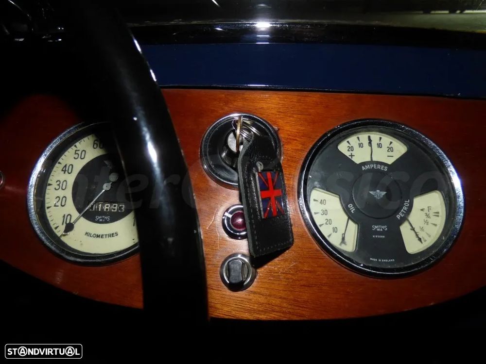 Morris Eight - 10