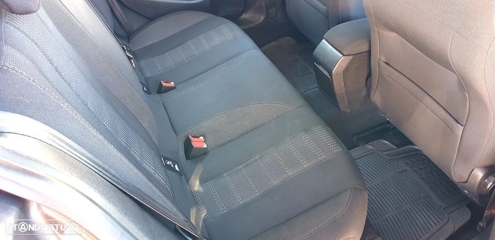 Peugeot 308 1.2 PureTech Allure - 18