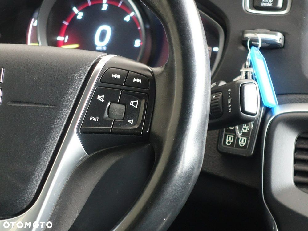 Volvo V40 D3 Geartronic Momentum - 26